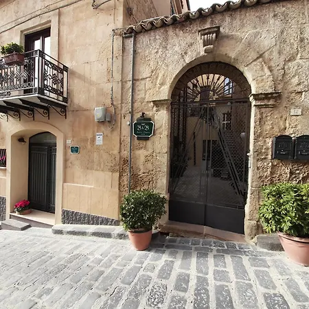 Antica Dimora Historic Building Bed & Breakfast Enna
