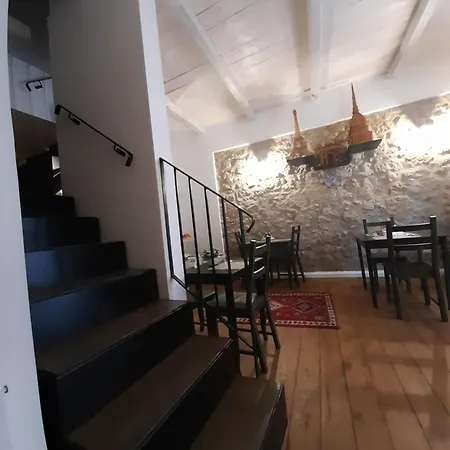 Antica Dimora Historic Building B&B 엔나