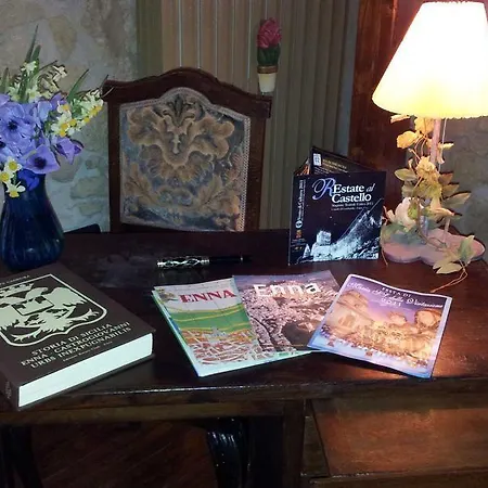 Antica Dimora Historic Building B&B 엔나
