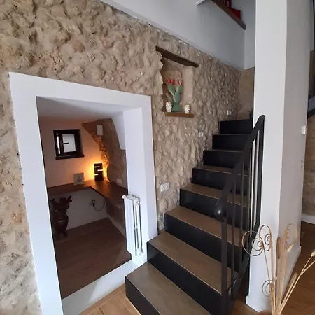 Antica Dimora Historic Building B&B 엔나