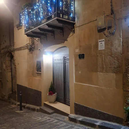 Antica Dimora Historic Building 3* Enna